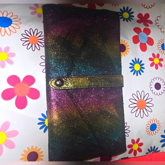 🍂🍁NWT VERY RARE HTF AIMEE KESTENBERG OIL SLICK HOLOGRAPHIC WALLET - Picture 1 of 8